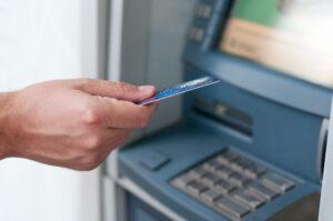 ATM Kartımı Yuttu, Ne Yapmalıyım? Adım Adım Yapmanız Gerekenler